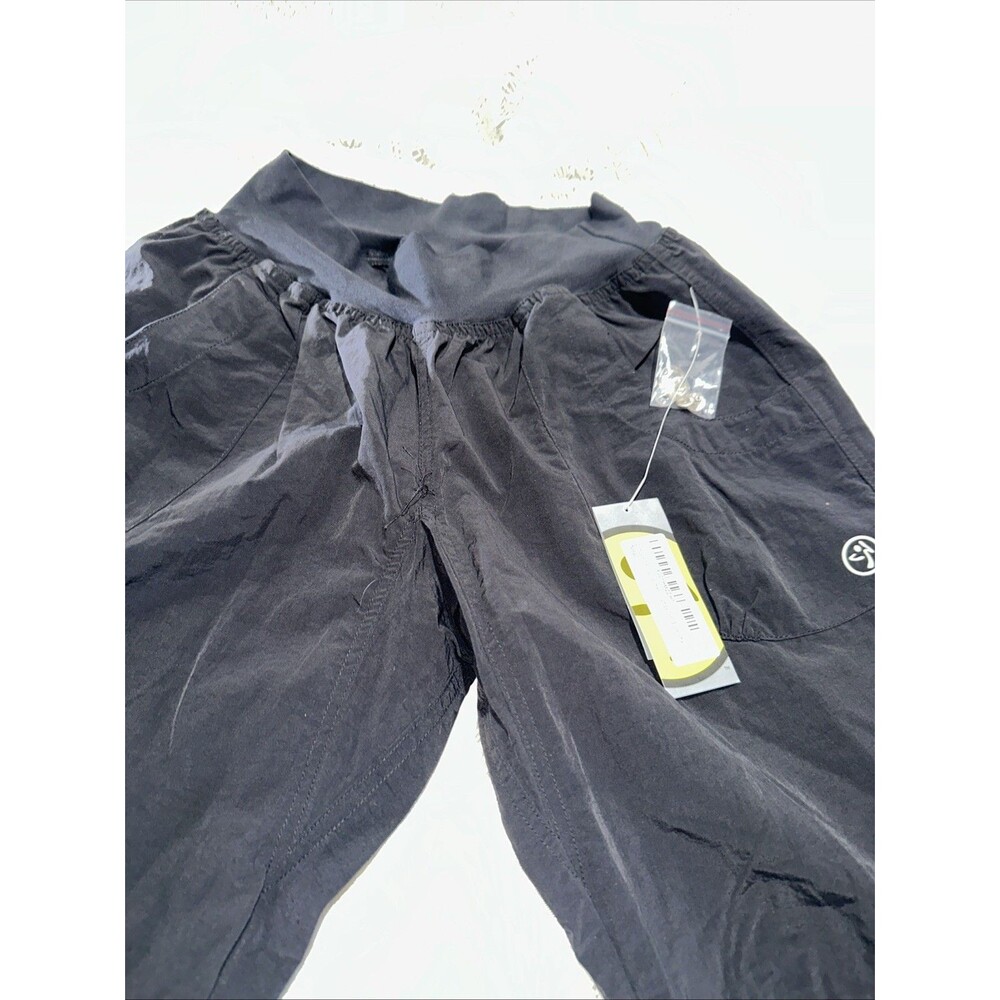 ZUMBA Wear BLACK Metallic Large Logo CARGO CONVERTIBLE Capri PANTS  Size Small
